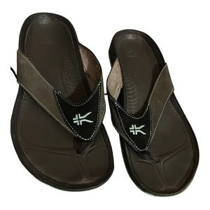 Kuru Kala sandals